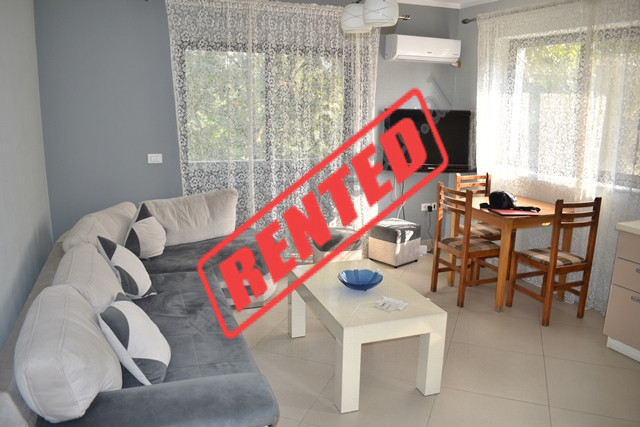 Apartament 1+1 me qera ne Bulevardin Bajram Curri ne Tirane.

Apartamenti ndodhet ne katin e 3-te 